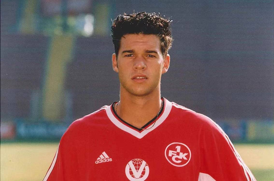 开云体育-赛前体能课后；勒沃库森主帅复盘备战中超；媒体盛赞；控场能力受关注-开云体育